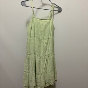 🤍 Light Green Tiered Dress – Flowy & Spring-Ready 🤍 Size XS